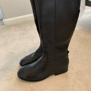 Knee high ridding boots